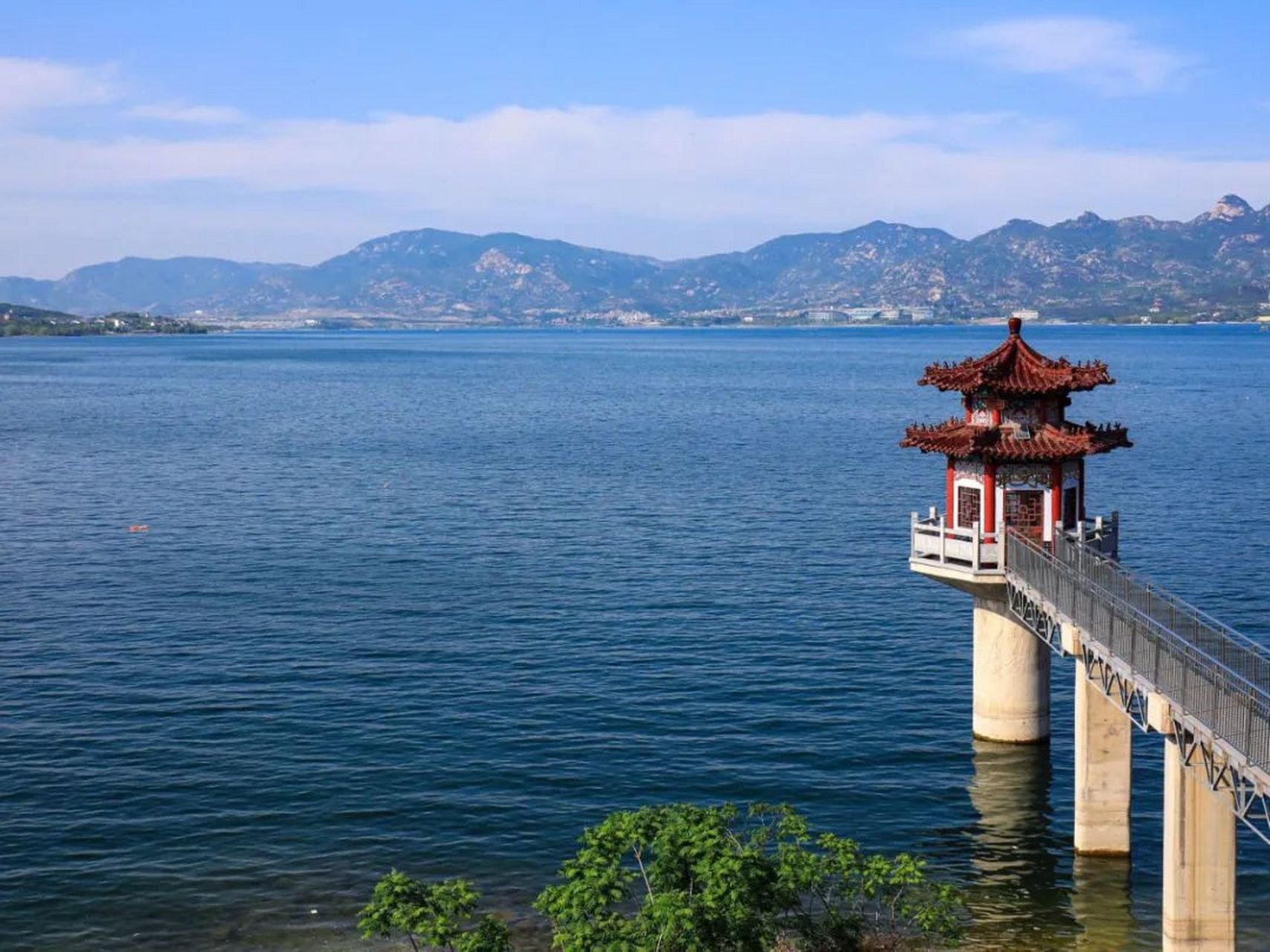 逃离喧嚣,济南的秘境——雪野湖!有着大明湖水域面积二十倍之大.