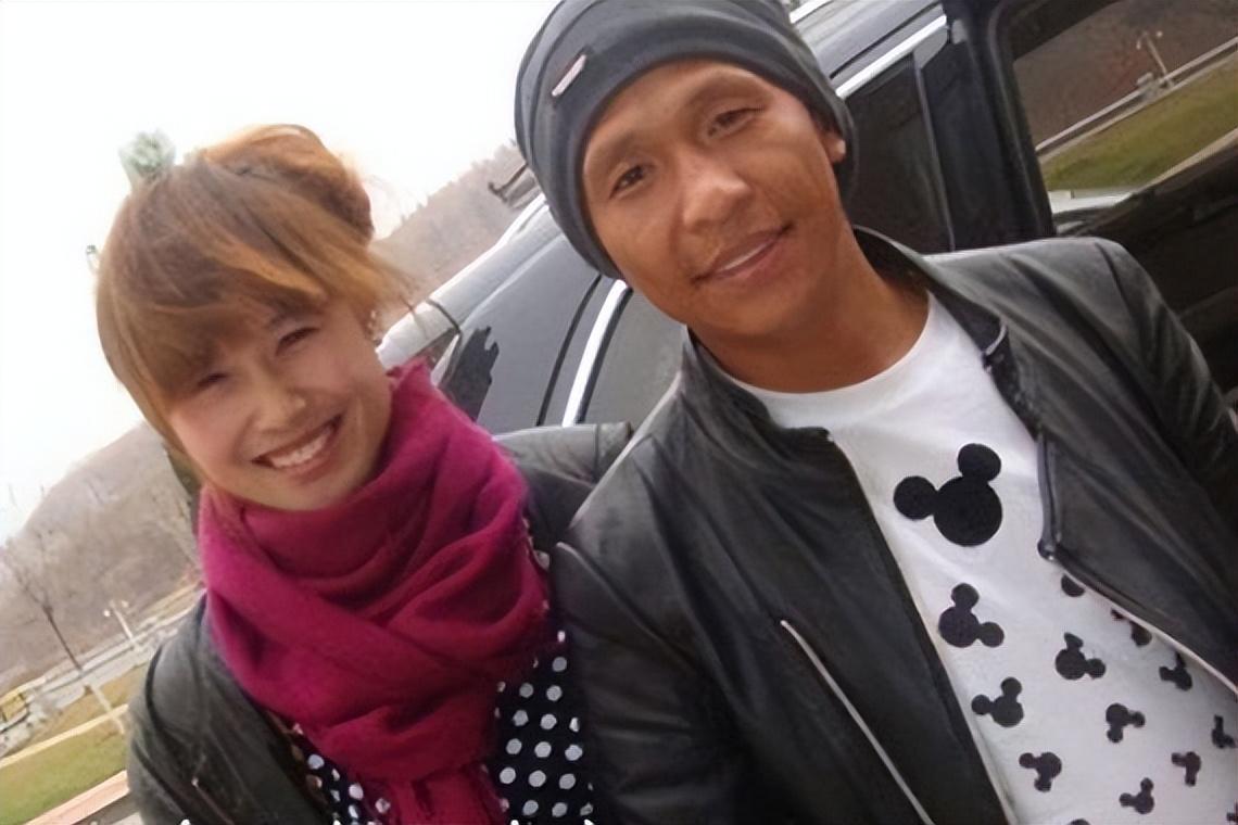 12年了宋小宝成名后抛弃发妻转身娶年轻粉丝如今生活怎样了