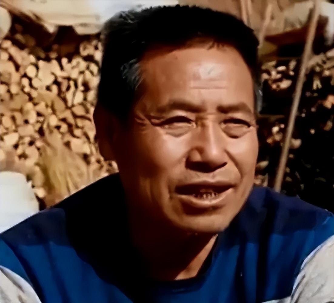 陈天强自小失去了父母,都是同村的人照顾他长大的