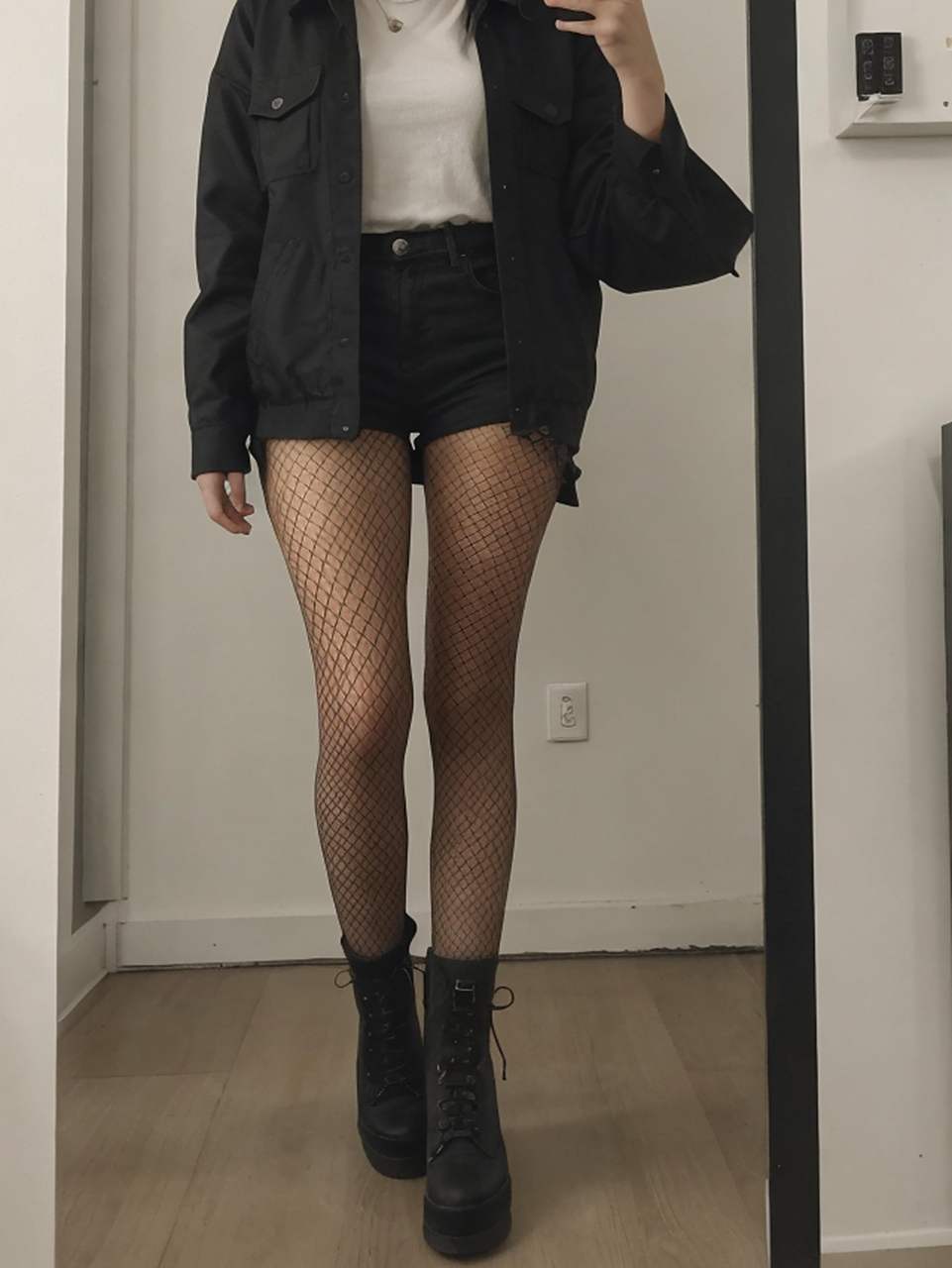 渔网袜来啦!😍 超级百搭!👗#气质美女