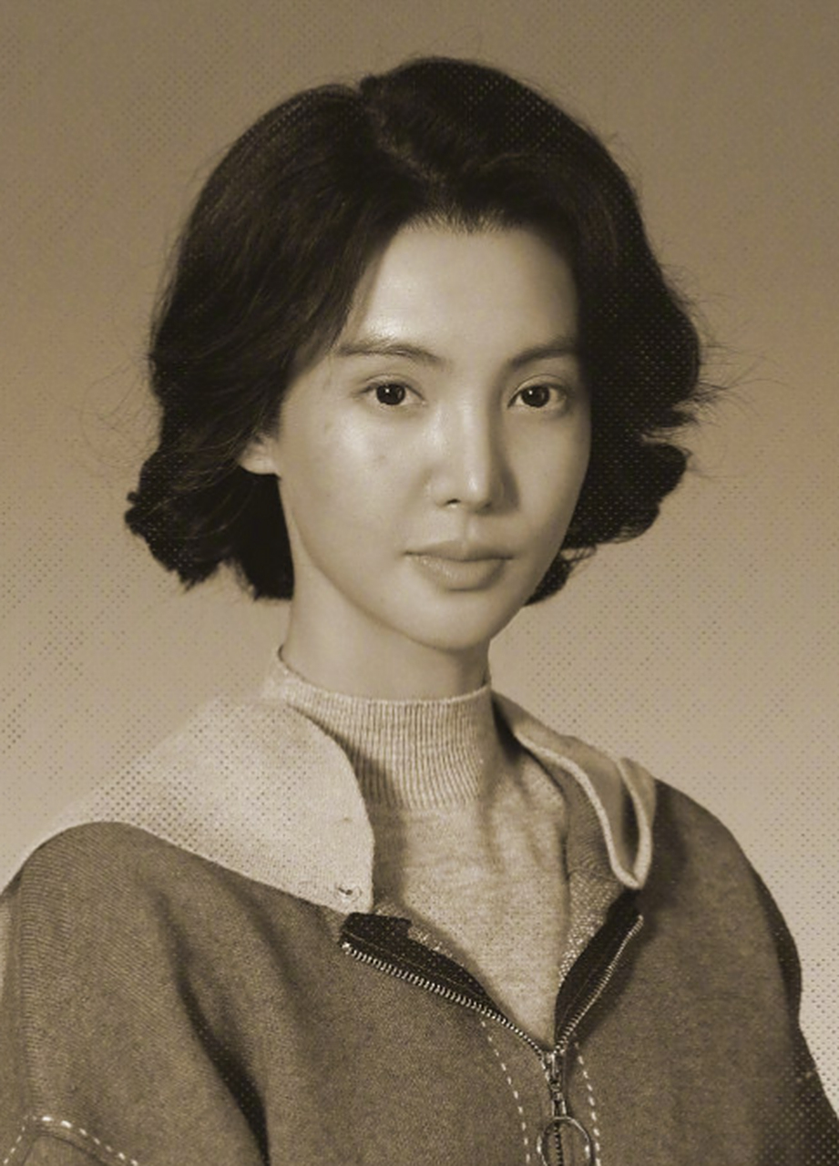 40年6张照片的妆发变化,老年妆的金晨,如何?