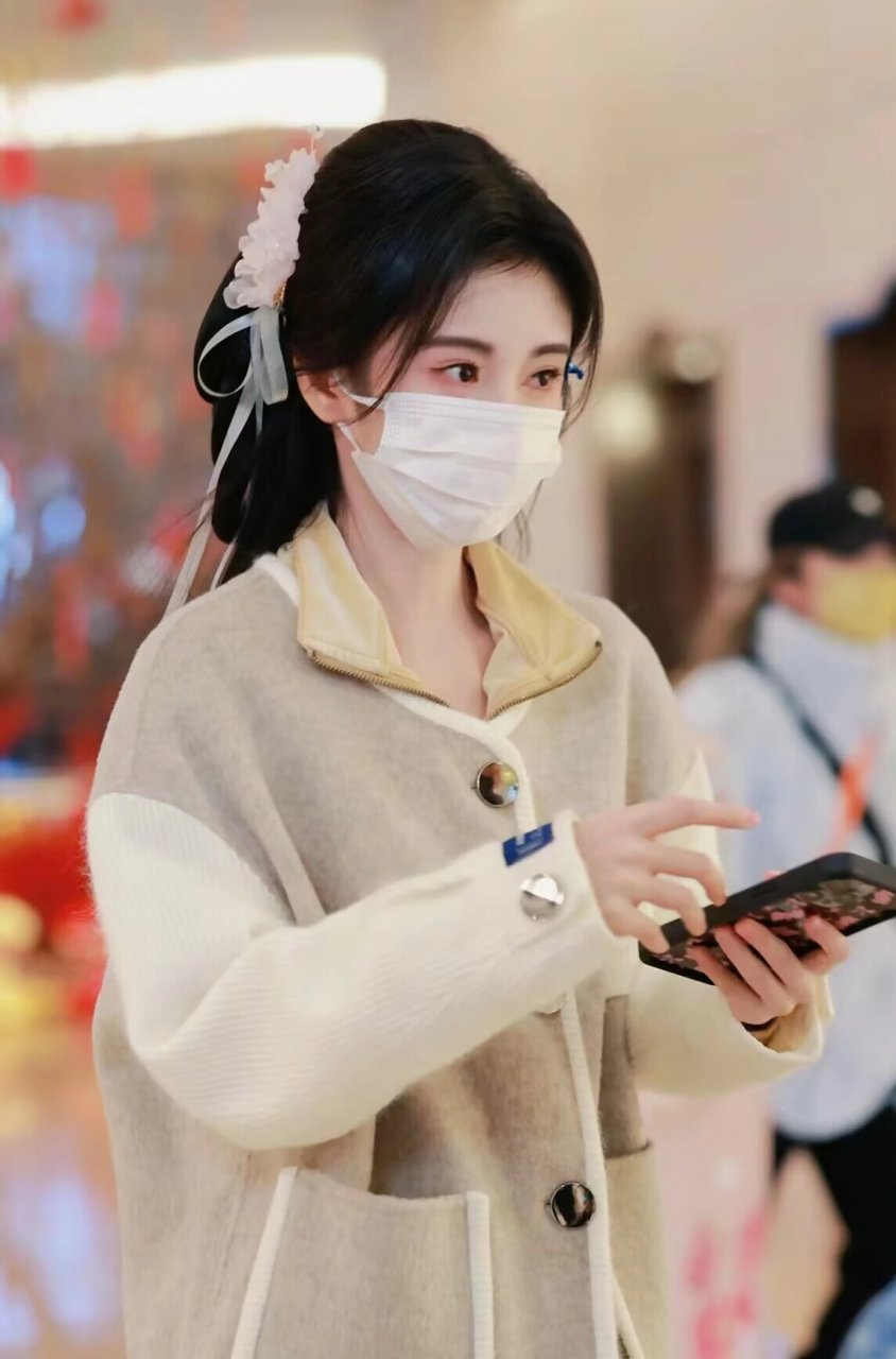 鞠婧祎同款发饰是谁爱了啊?