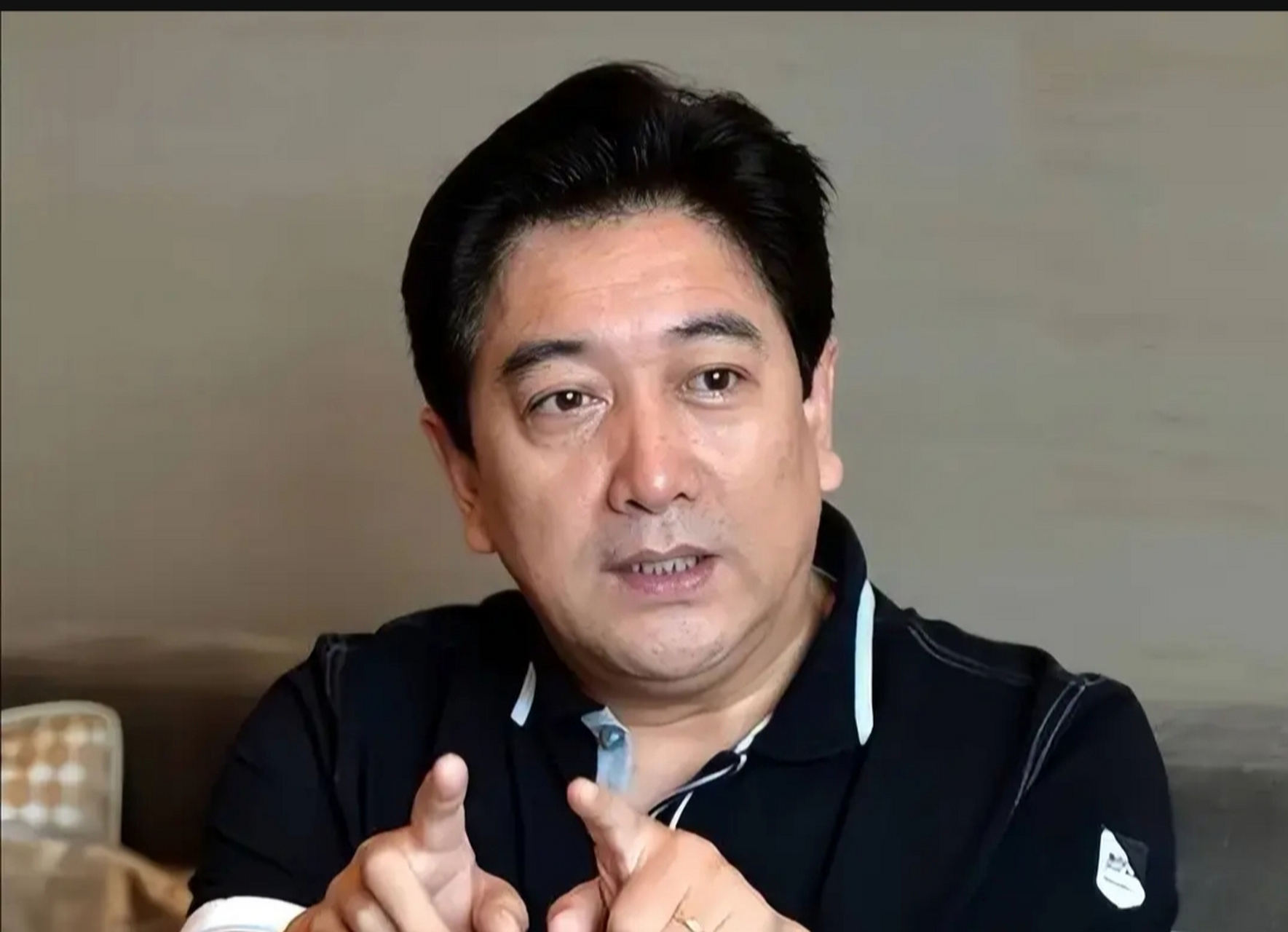 近日,知名央视主持人水均益传出移民加拿大的消息,引起不少网友困惑.