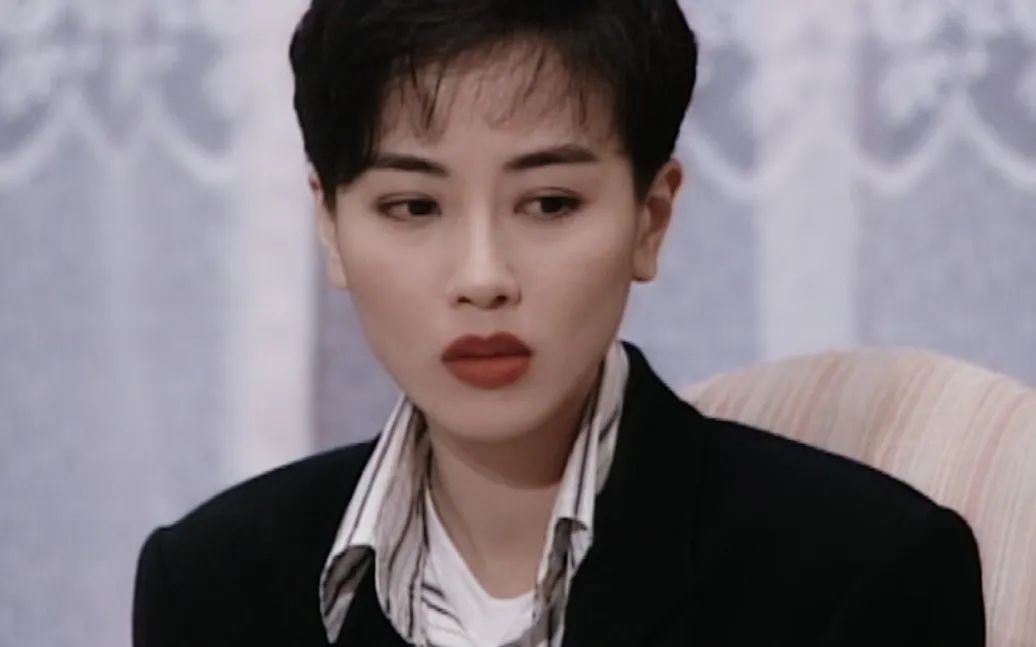 她与徐日勤,郭富城等人的恋情都未能修成正果,而与刘銮雄的感情更是让