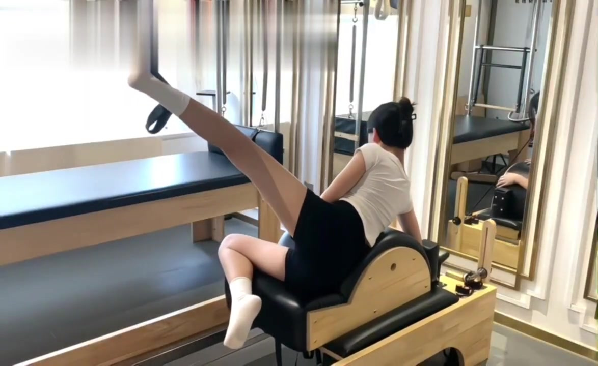 运动完的袜袜都湿了烦死了