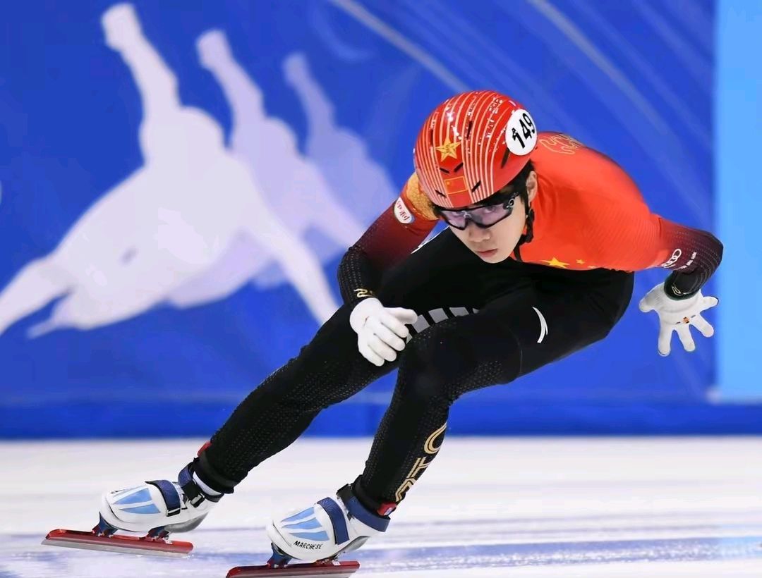 短道速滑世青赛王晔女子1000米1分50秒684夺冠 我国已成体育强国