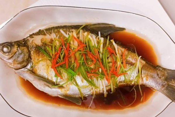 清蒸武昌鱼,让你摇身一变,厨艺大师闪亮登场!