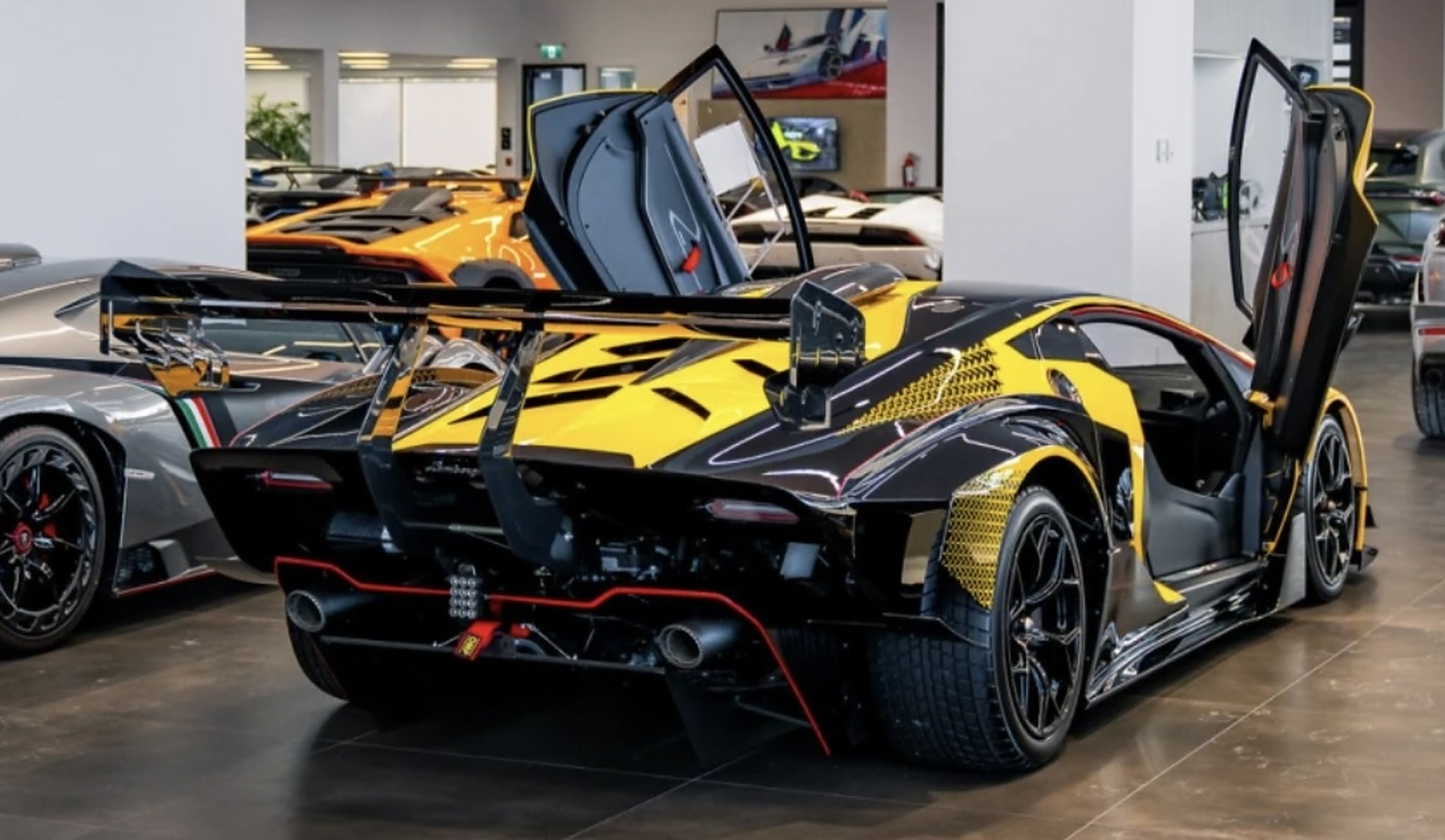 跑车界造型张扬,有个性的基本都是有实力的!兰博基尼scv1295