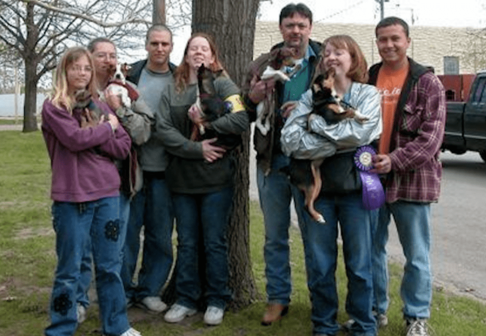 1997年美国夫妇生下7胞胎社会捐赠511平大别墅后来如何了