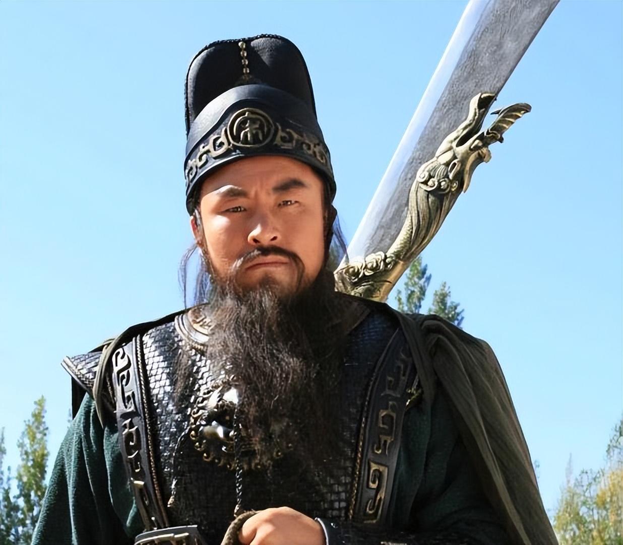 水浒里谁才是真的名将后代关胜杨志还是呼延灼看兵器就知道了