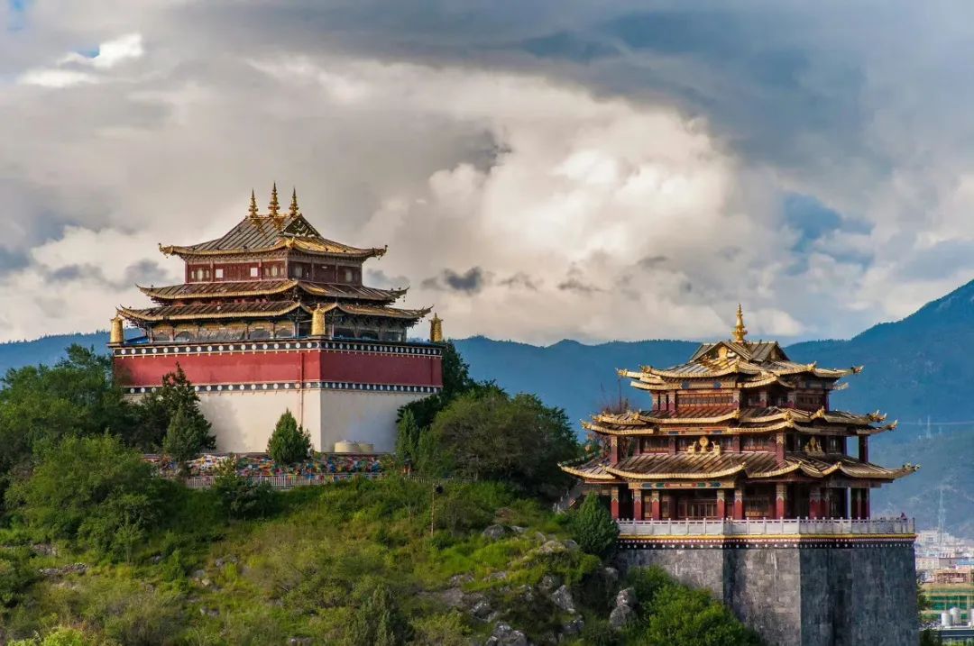 香格里拉,徒步向云端