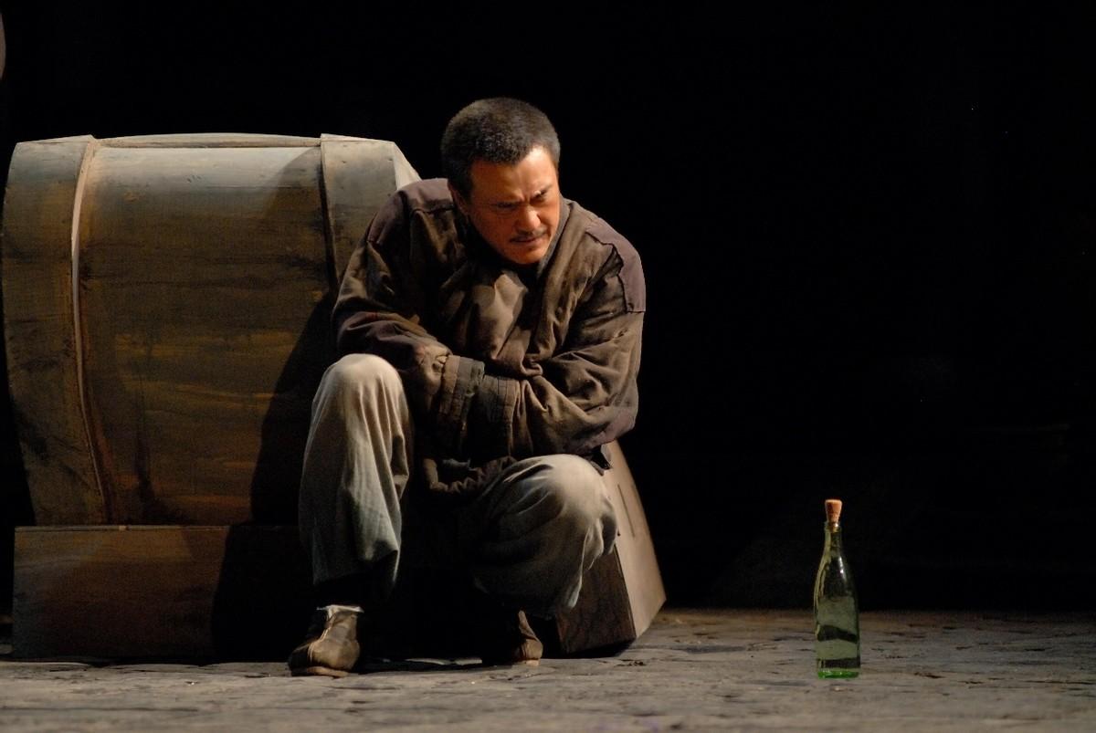 代表作品:《大宋提刑官》(9.3分),《白鹿原》(8.8分),《无悔追踪》(8.