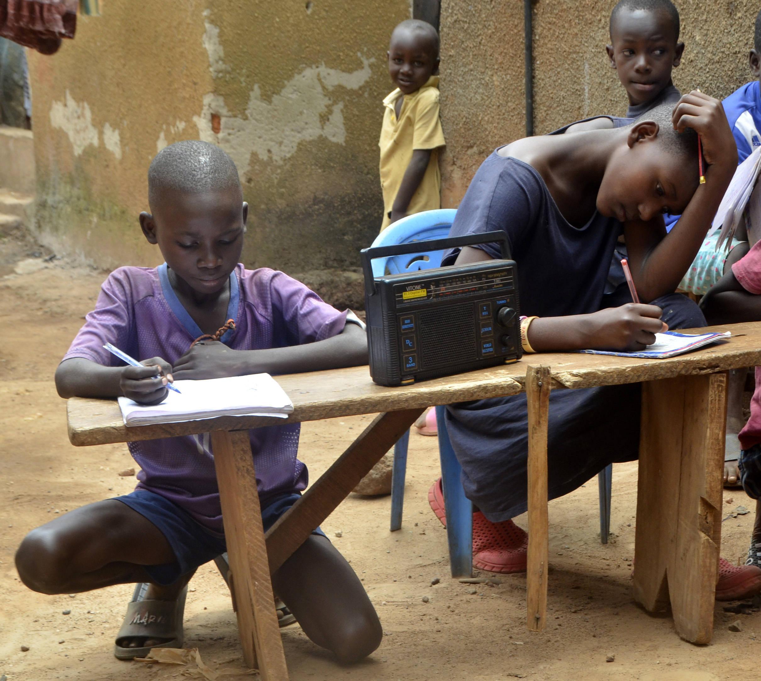 回顾清华才女王丽红:远嫁非洲生五子父亲气得一夜白头,如今怎样