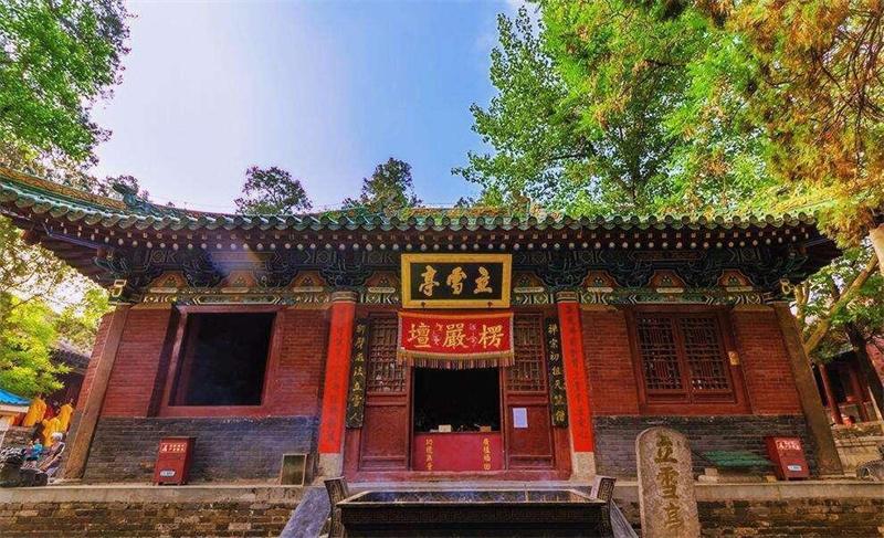 1928年,冯玉祥手下火烧少林寺,究竟为何他要与出家僧人过不去?