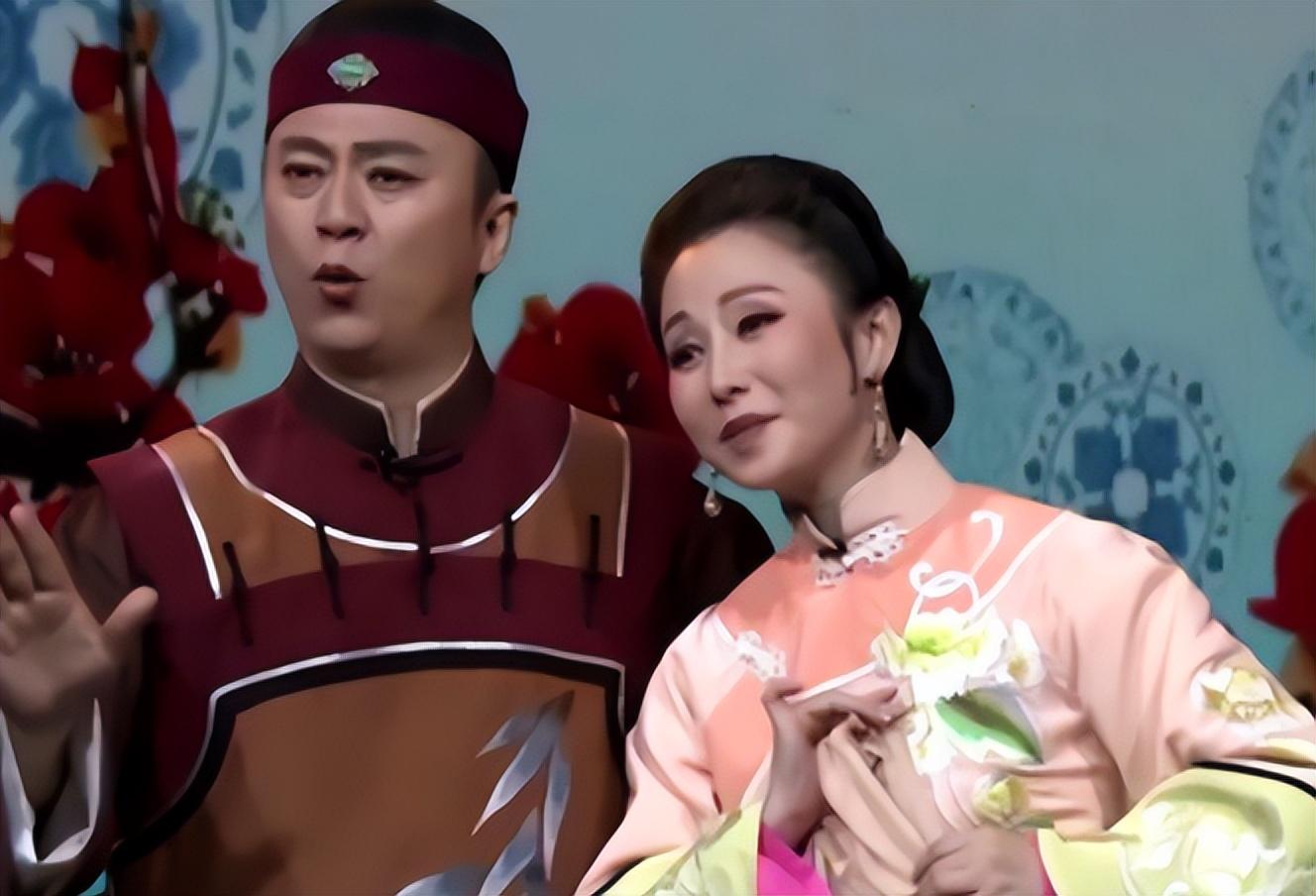 回顾黄梅戏吴亚玲24岁嫁院长老公成五朵金花中幸福的女人