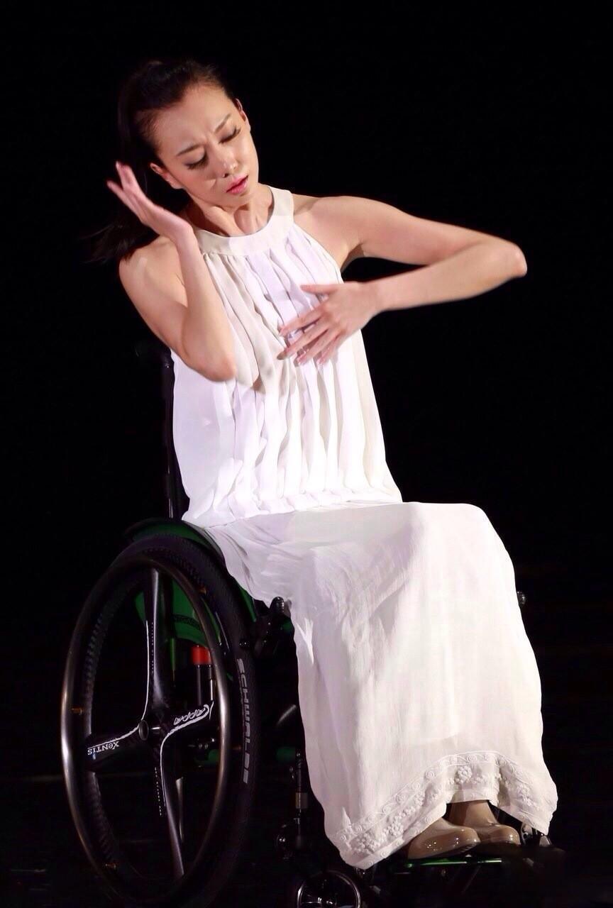 回顾表面上轮椅舞者女神的刘岩背地毫无下限破坏别人家庭