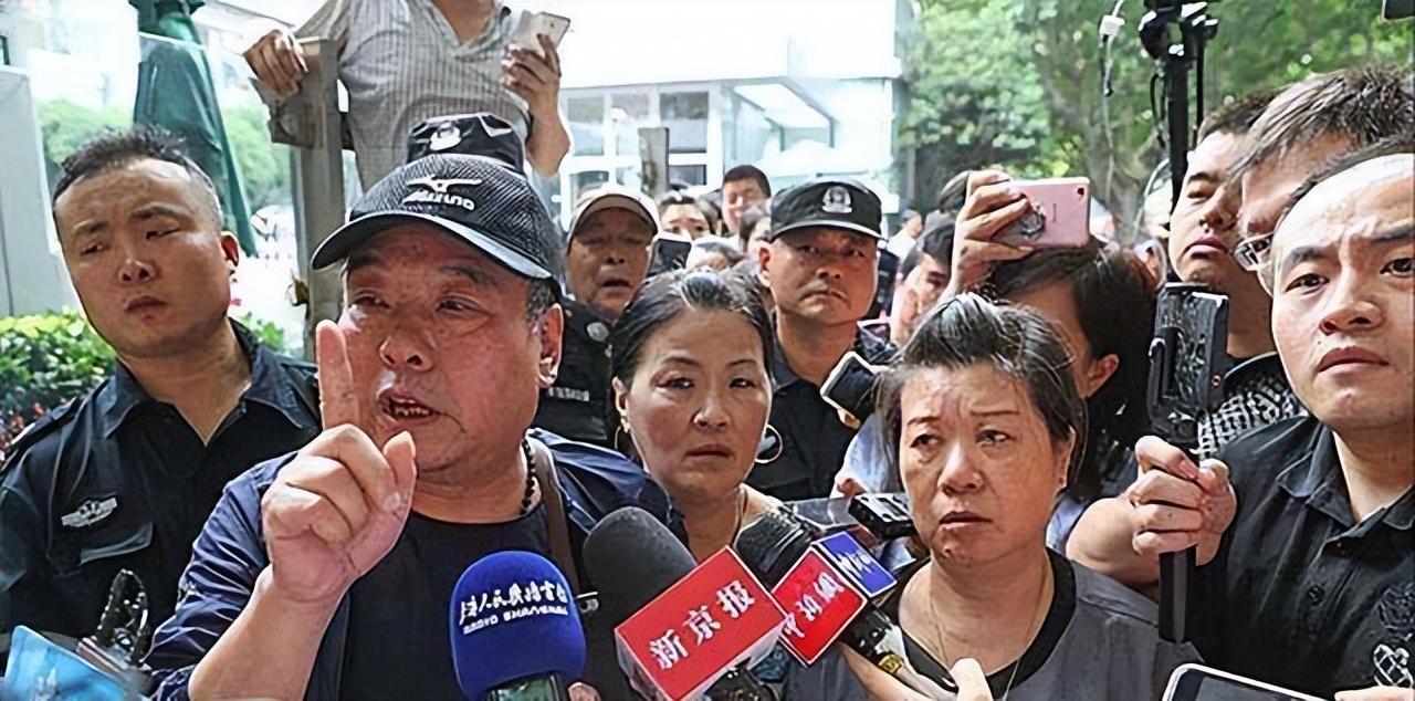 纪实上海杀妻案将尸体藏匿冰柜透支亡妻10万信用卡花天酒地