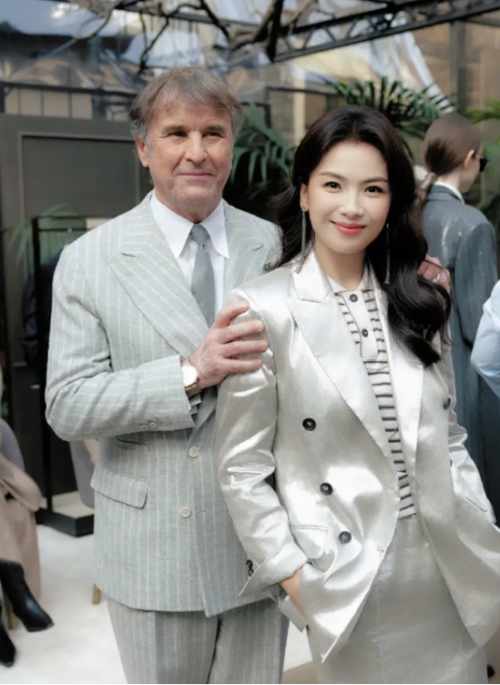 刘涛米兰时装周生图流出脸部僵硬法令纹深与精修图差别好大