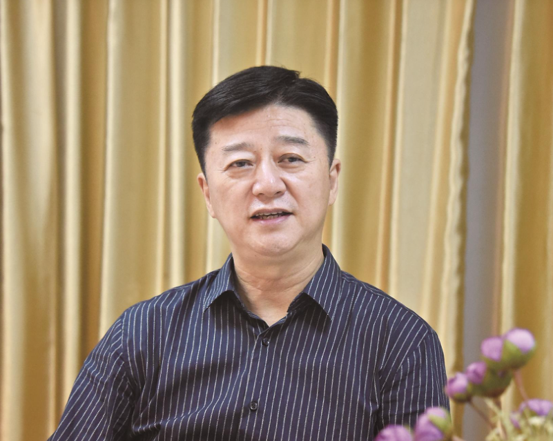 回顾黄梅戏吴亚玲24岁嫁院长老公成五朵金花中幸福的女人