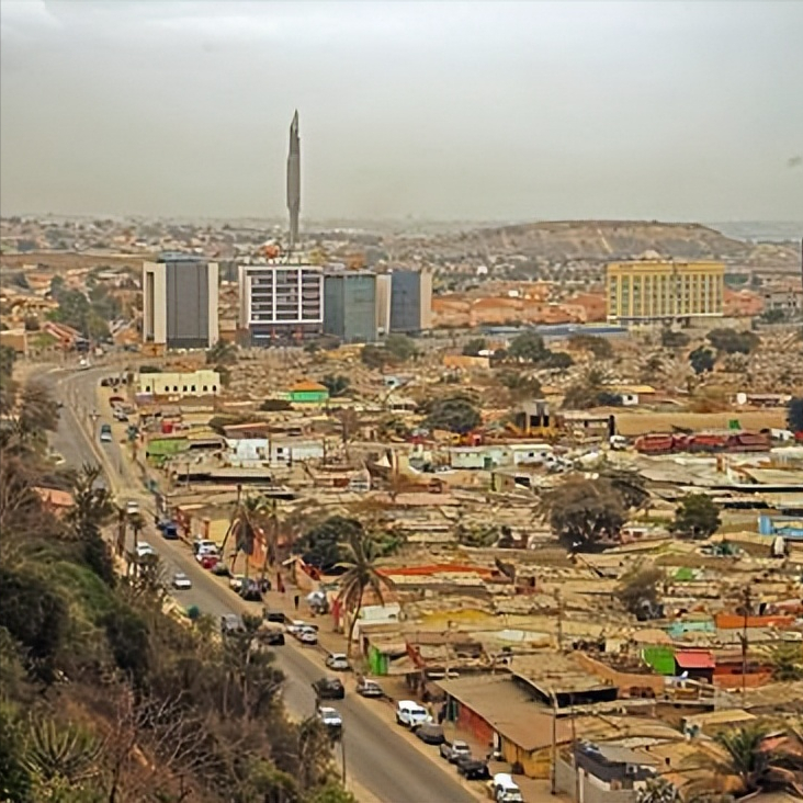 回顾:13年校花陈怡远嫁非洲,遭男友虐待,父亲解救失败后自杀