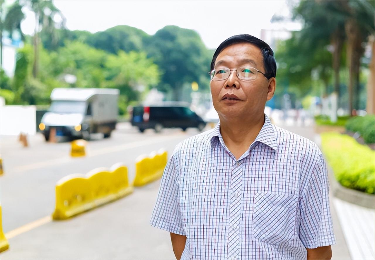 纪实:"北大屠夫"陆步轩:34年前北大毕业却当街卖肉,如今咋样