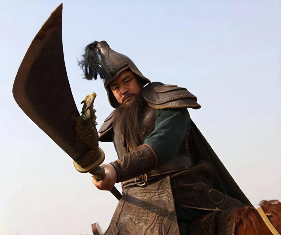 大刀关胜:自称汉寿亭侯之后,但虚构的武器暴露了破绽