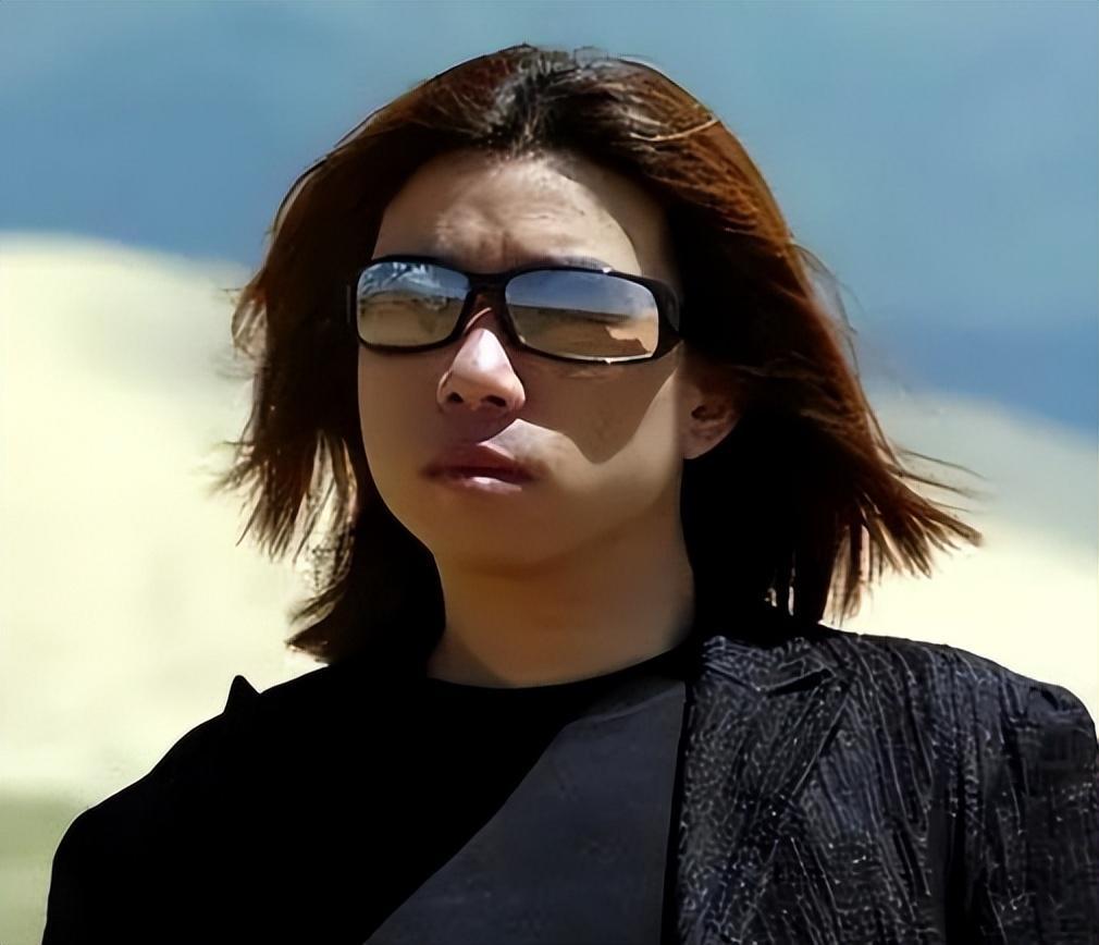 回顾歌手郭峰三段恋情无疾而终61岁未婚无子女一生献给了音乐