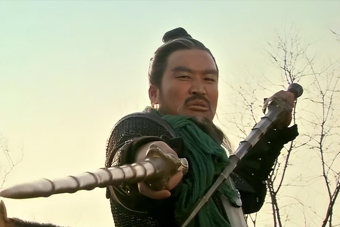 水浒里谁才是真的名将后代关胜杨志还是呼延灼看兵器就知道了