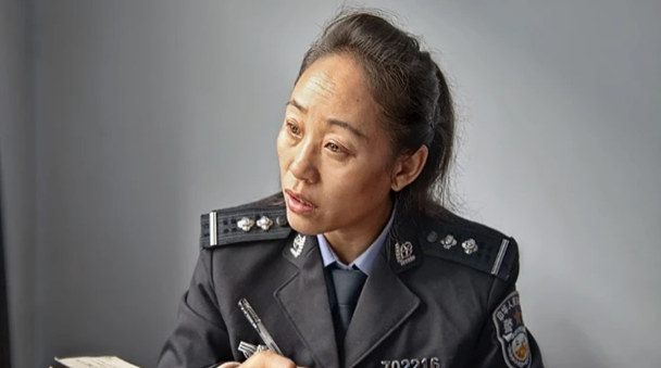 "足迹神探"董艳珍:16岁以脚识人破大案,凭祖传绝技轰动美警局