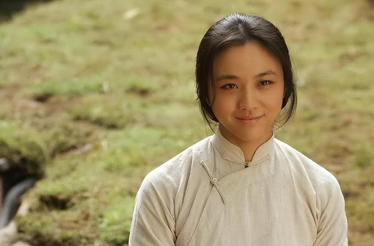 纪实19岁重庆小伙带寡妇私奔隐居深山50年凿出6208级爱情天梯