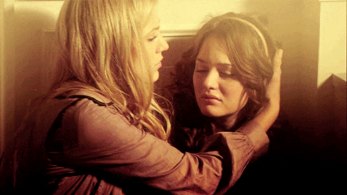 绯闻女孩女星晒近照却越看越怪无数网友叫她赶紧去看病