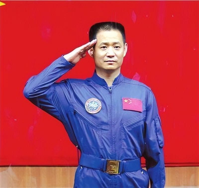 聂海胜妻子在丈夫上太空前提离婚保密生活隐藏了多少辛酸