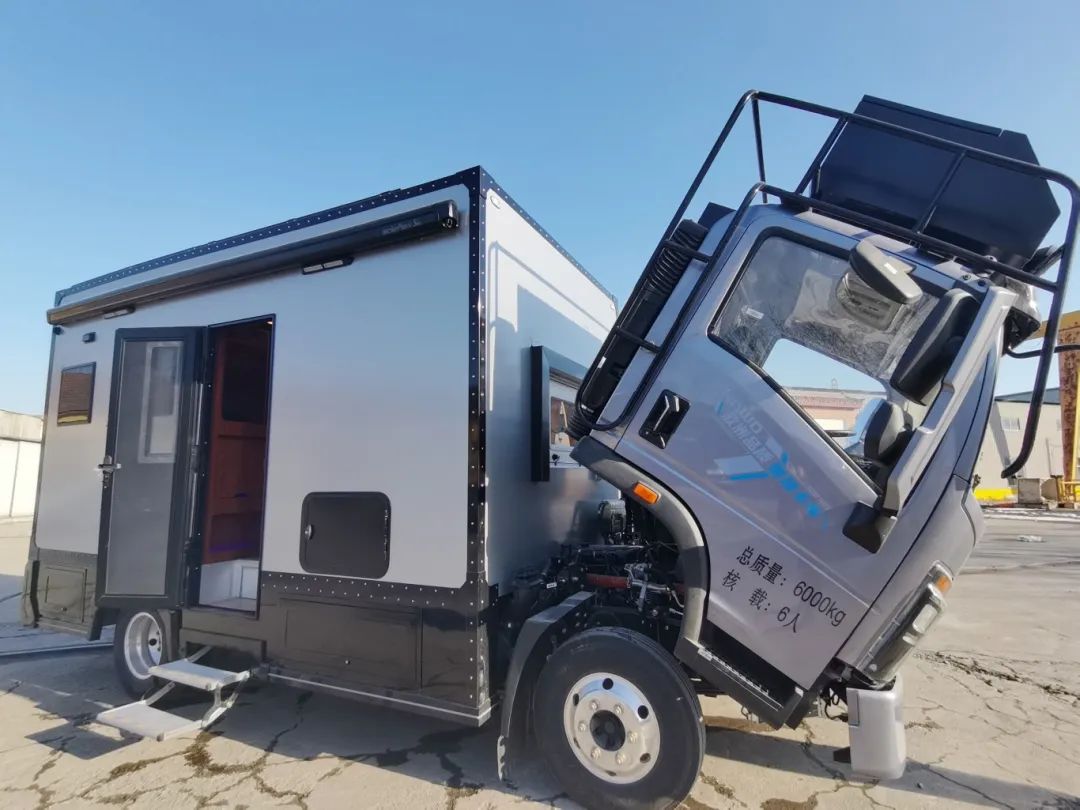 3.22上海房车展:无畏高山沙漠,独特方舱移动堡垒-纵横天下房车