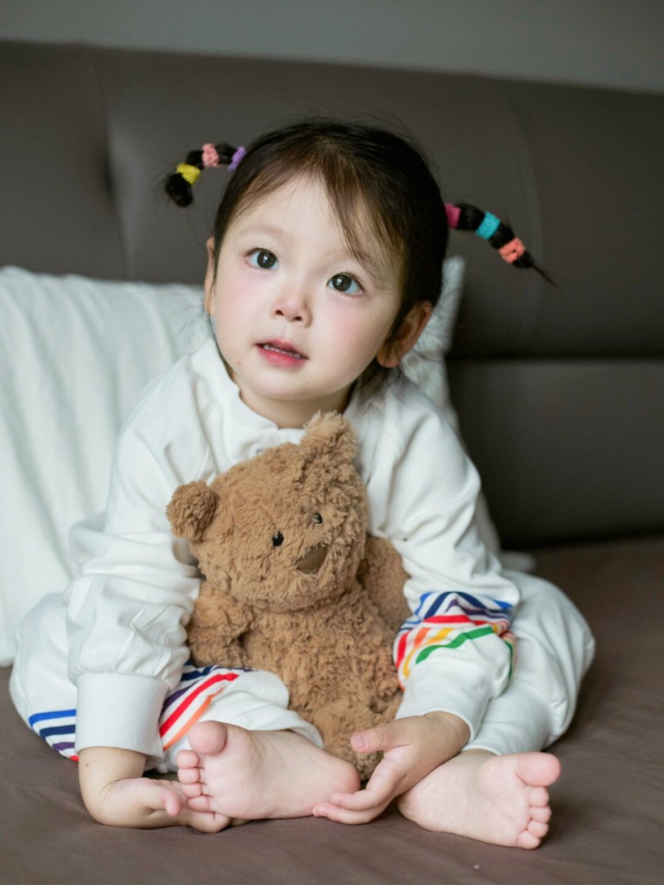 穿着睡袋的大眼萌娃,ee们喜欢嘛