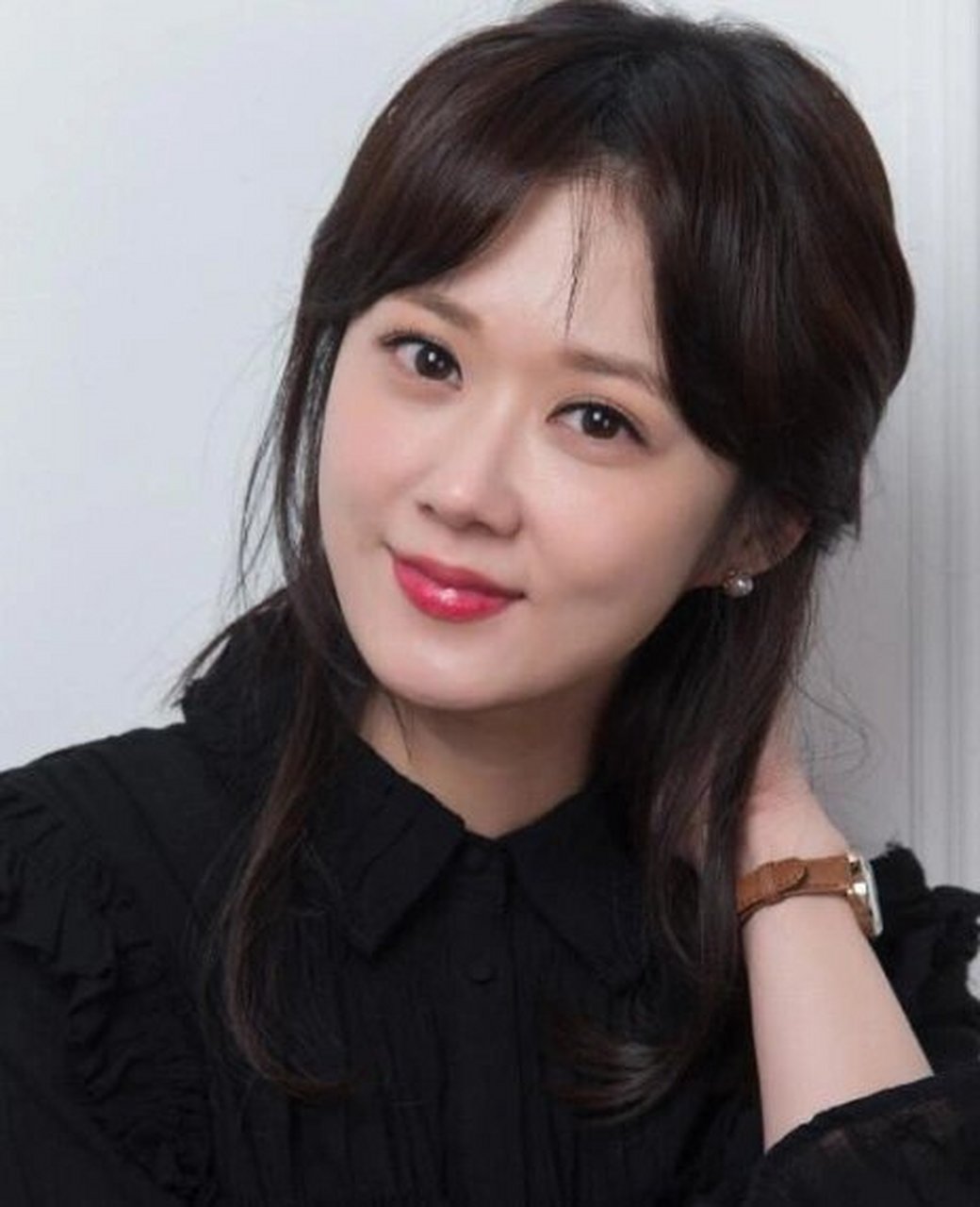 43岁张娜拉近照,素颜出镜宛如"少女"  我看到这组 43 岁韩星张娜拉的