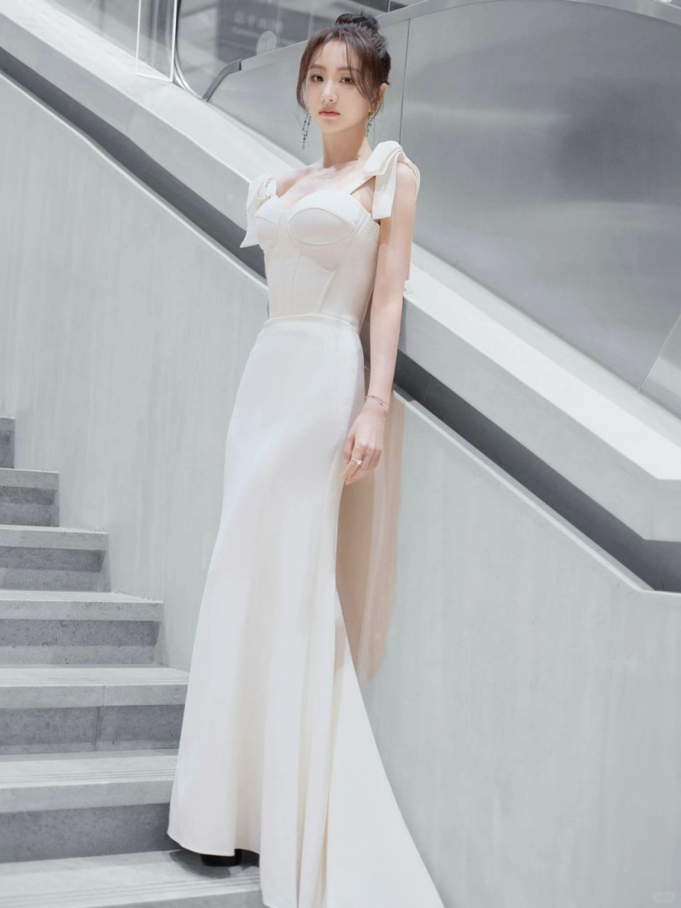 杨蓉42岁惊艳身材引热议,自律生活成就完美状态  谁能想到,我们的蓉妹