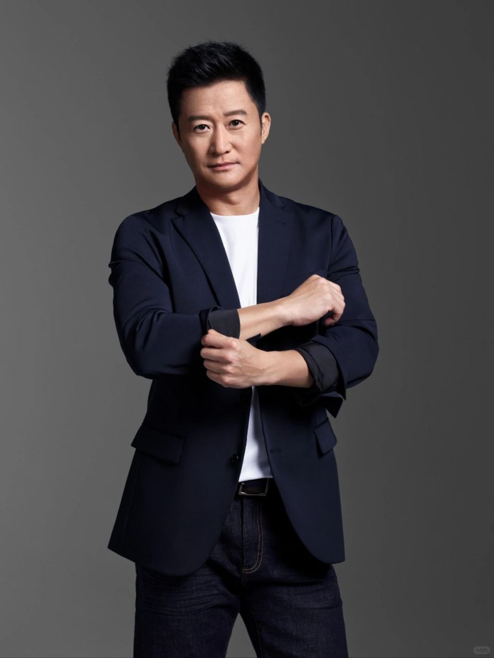 镜头背后的吴京:从战狼英雄到私下暖男,你不知道的另一面!