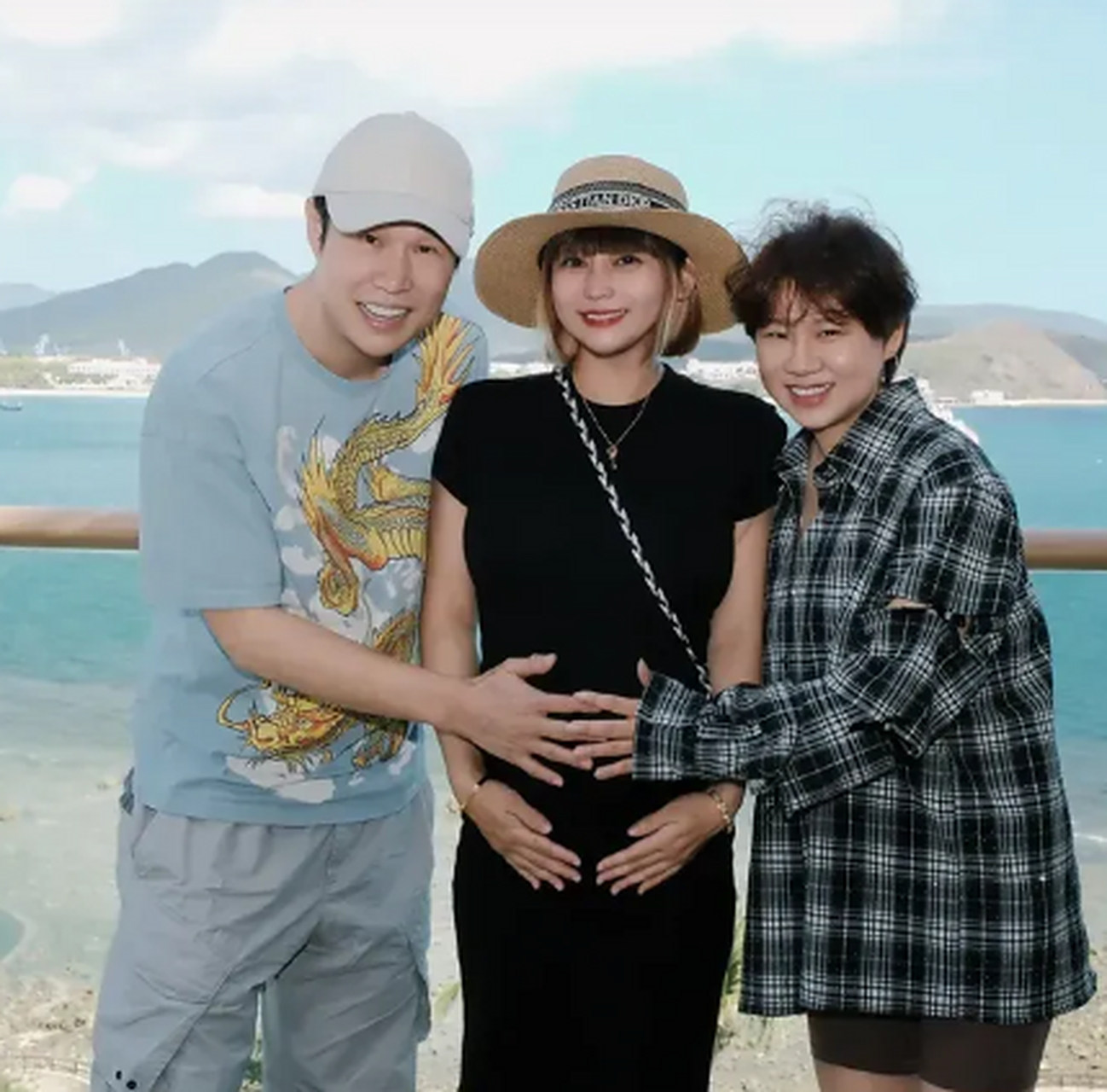 小沈阳一家三口真幸福,天热了就回东北避暑,冬天冷了则飞往海南享受