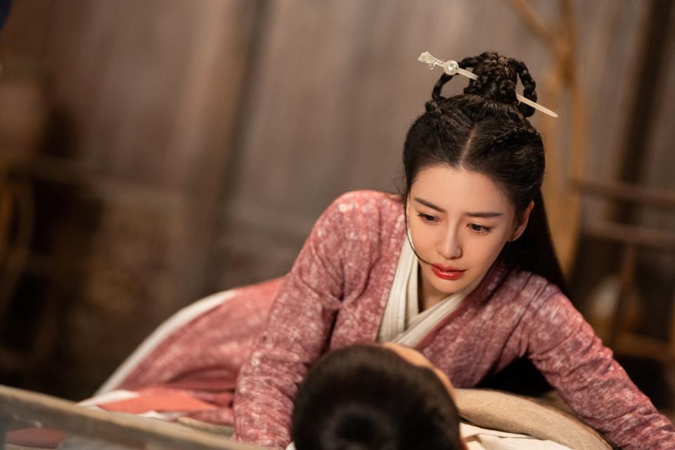 杨颖强势复出,新剧或合作李现,将有望"逆风翻盘"彻底回归一线