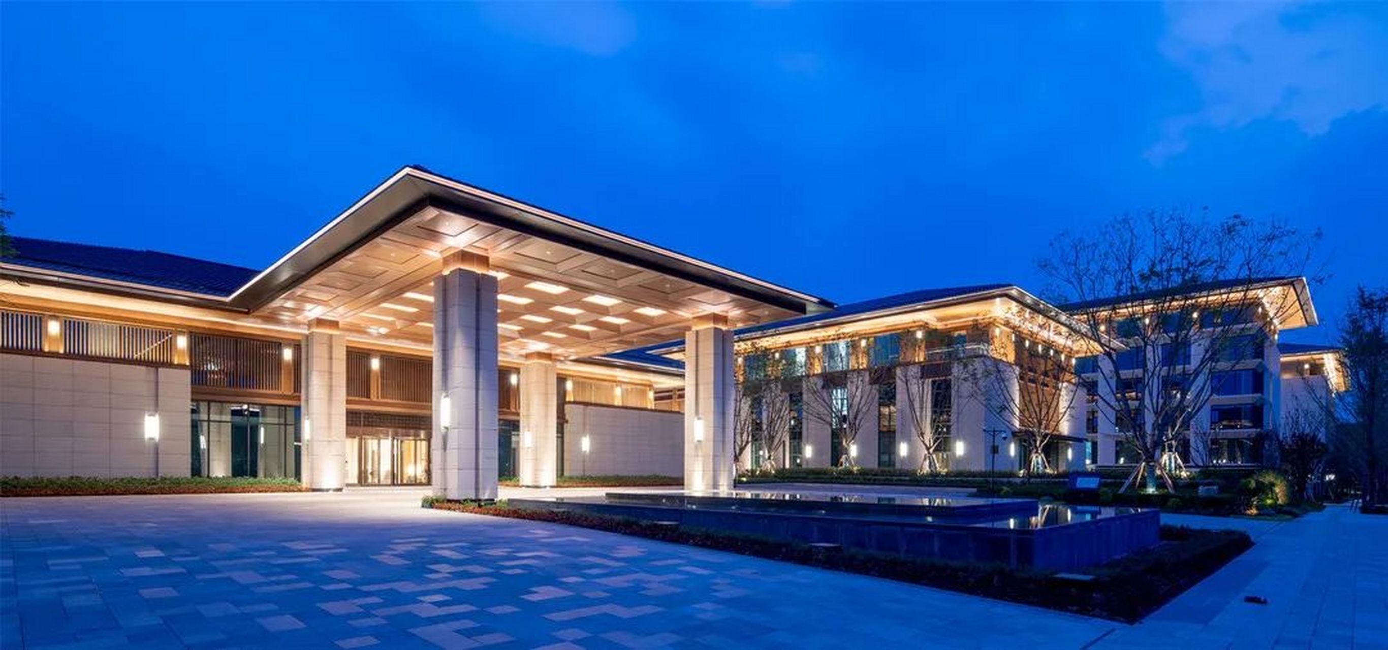 成都天府国际大酒店,设备一流,满足各类大型会议和就餐需求