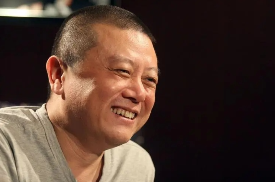 才子王朔:徐静蕾为他买房,冯小刚称其"朔爷",王子文对他敬重