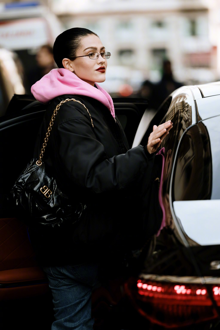 图一,多少年了,奥莉维娅这个上东区名媛依然不见老.