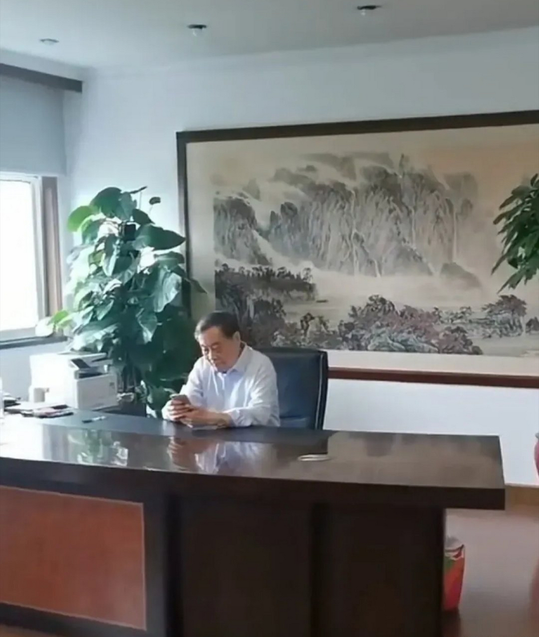 【中国首富宗庆后办公室曝光引网友惊叹】  中国首富,娃哈哈集团创始