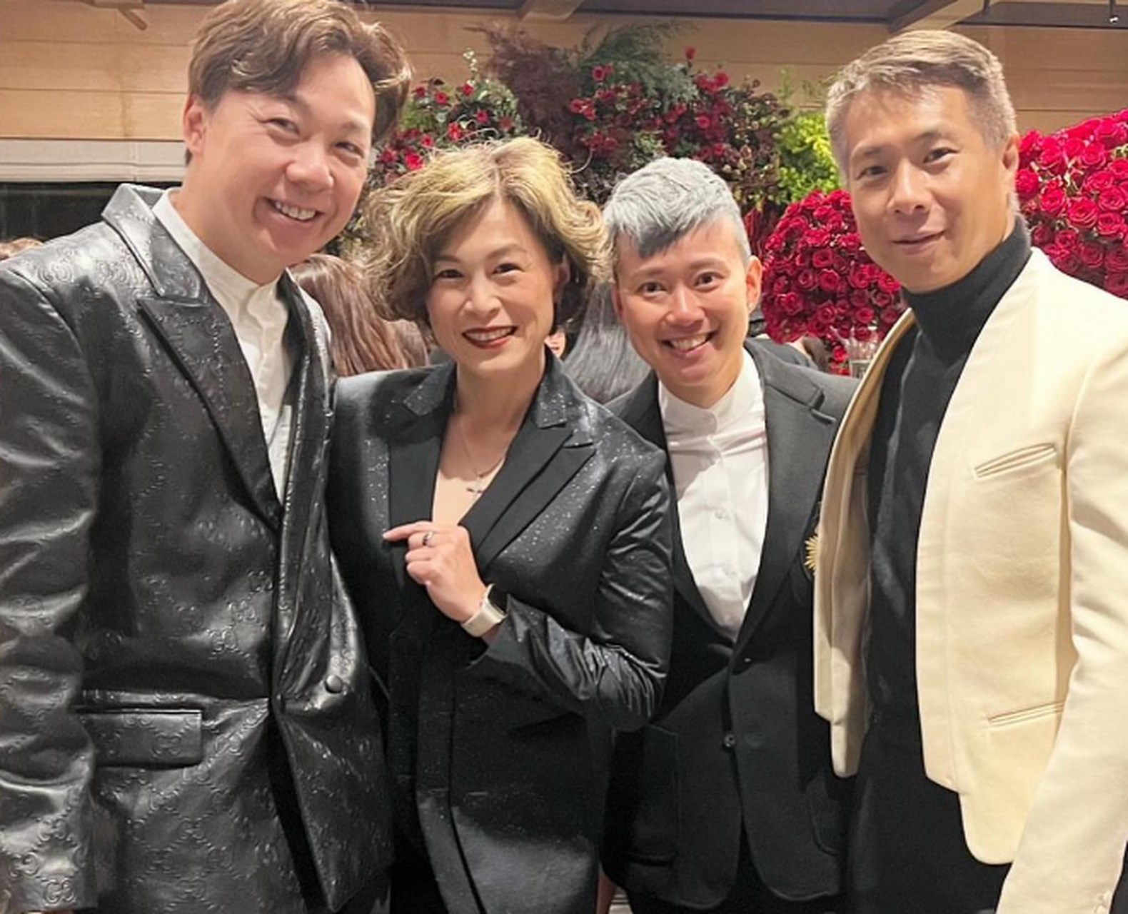 54岁的雷怡晖,香港九龙巴士的继承者之一,经历疫情和家庭变故,推迟