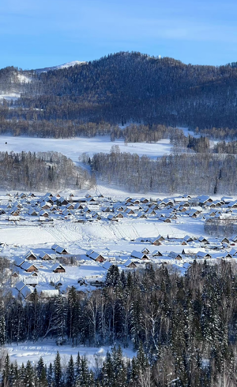 因为封路呆在禾木的三天 经历了暴雪和天晴 在寒风中等待一场日落