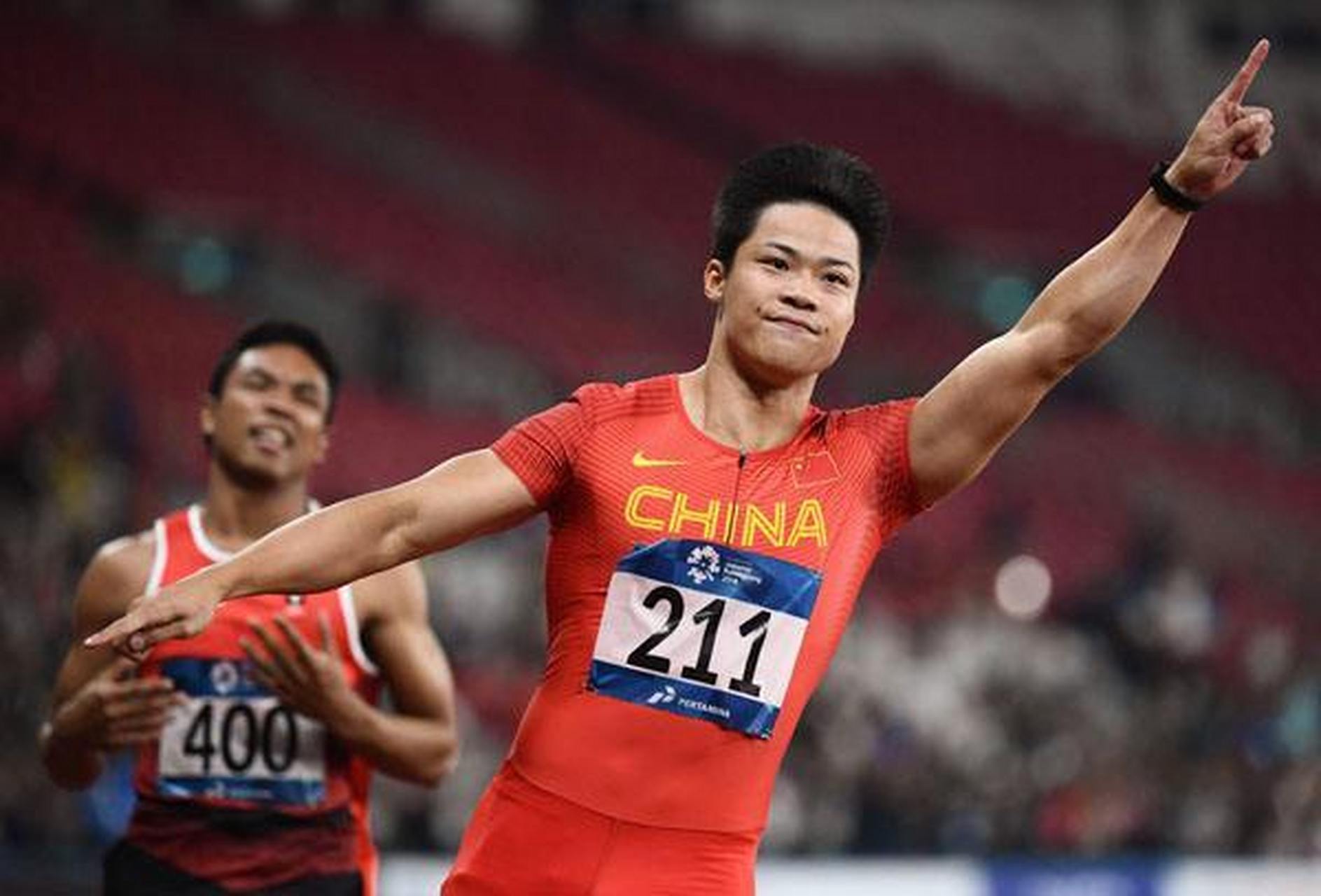 男子60米决赛中,苏炳添以6秒66摘得银牌,中国短跑新锐陈冠锋以6秒65的