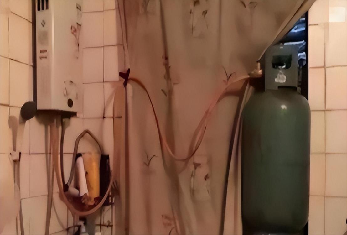 回顾江西夫妻为拼儿子生8孩21年双双离世哥嫂接手咬牙带10娃