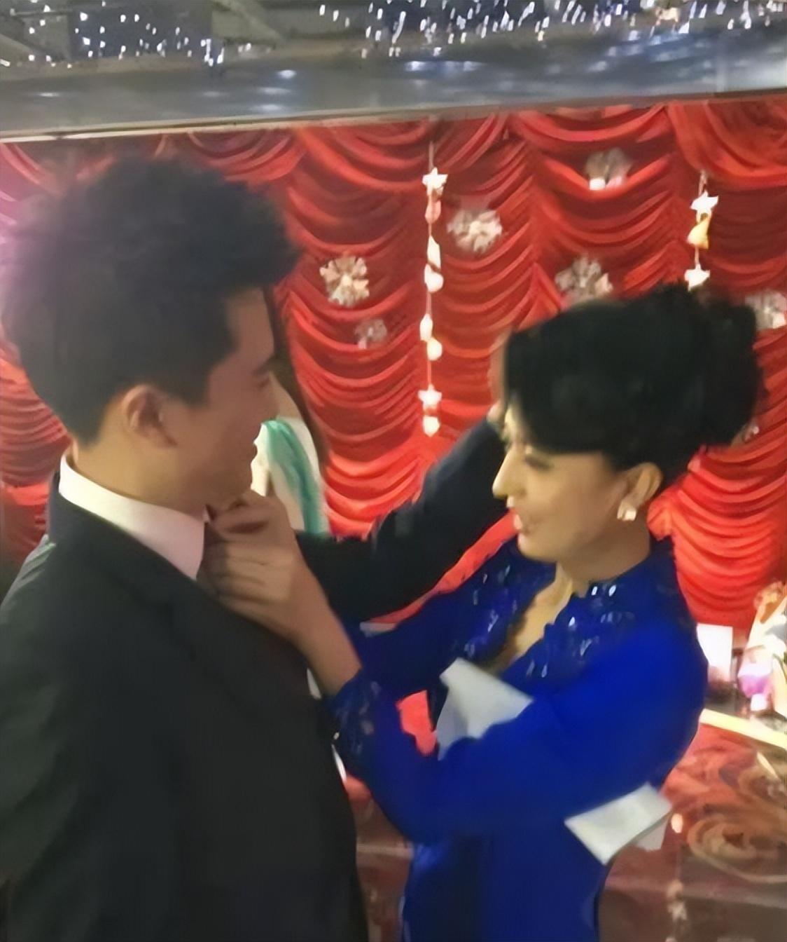 回顾杨帆娶妻子李松奇一家四口其乐融融大女儿让我头痛