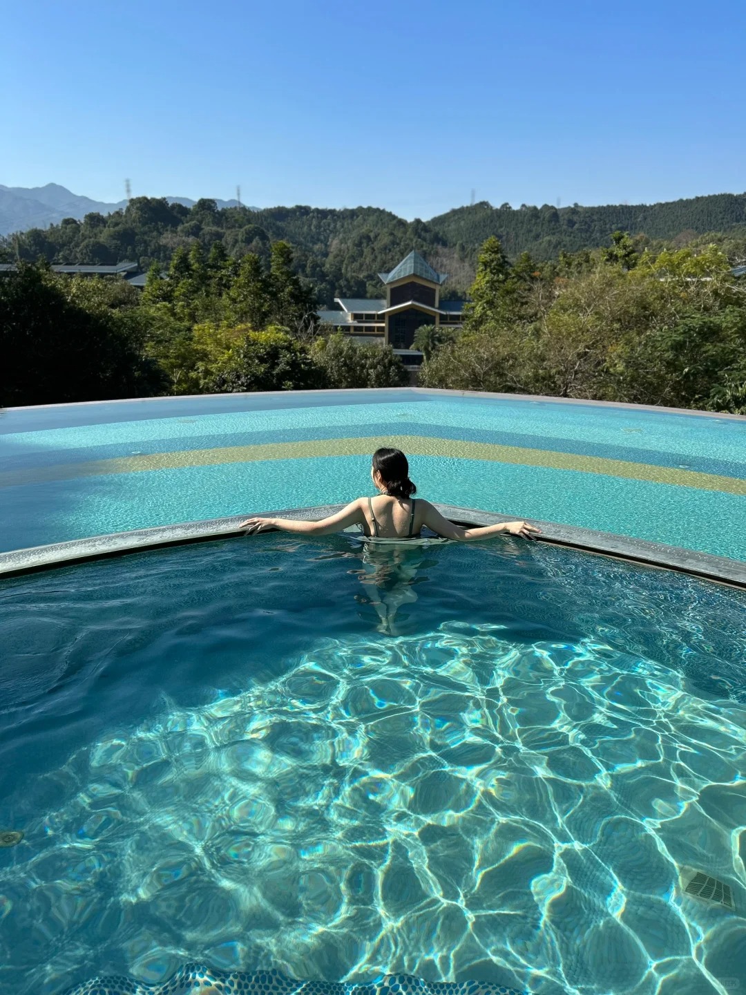 泡温泉的照片发朋友圈图片