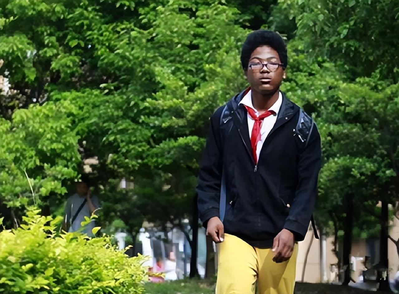 纪实上海老人养大的黑人弃婴将其视如己出结果如何